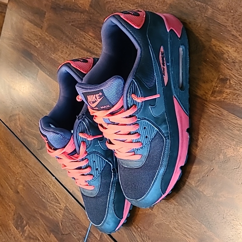 Airmax 90 Black and Red